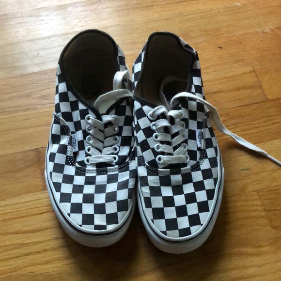 vans low tops (checkerboard) - Picture 1 of 4